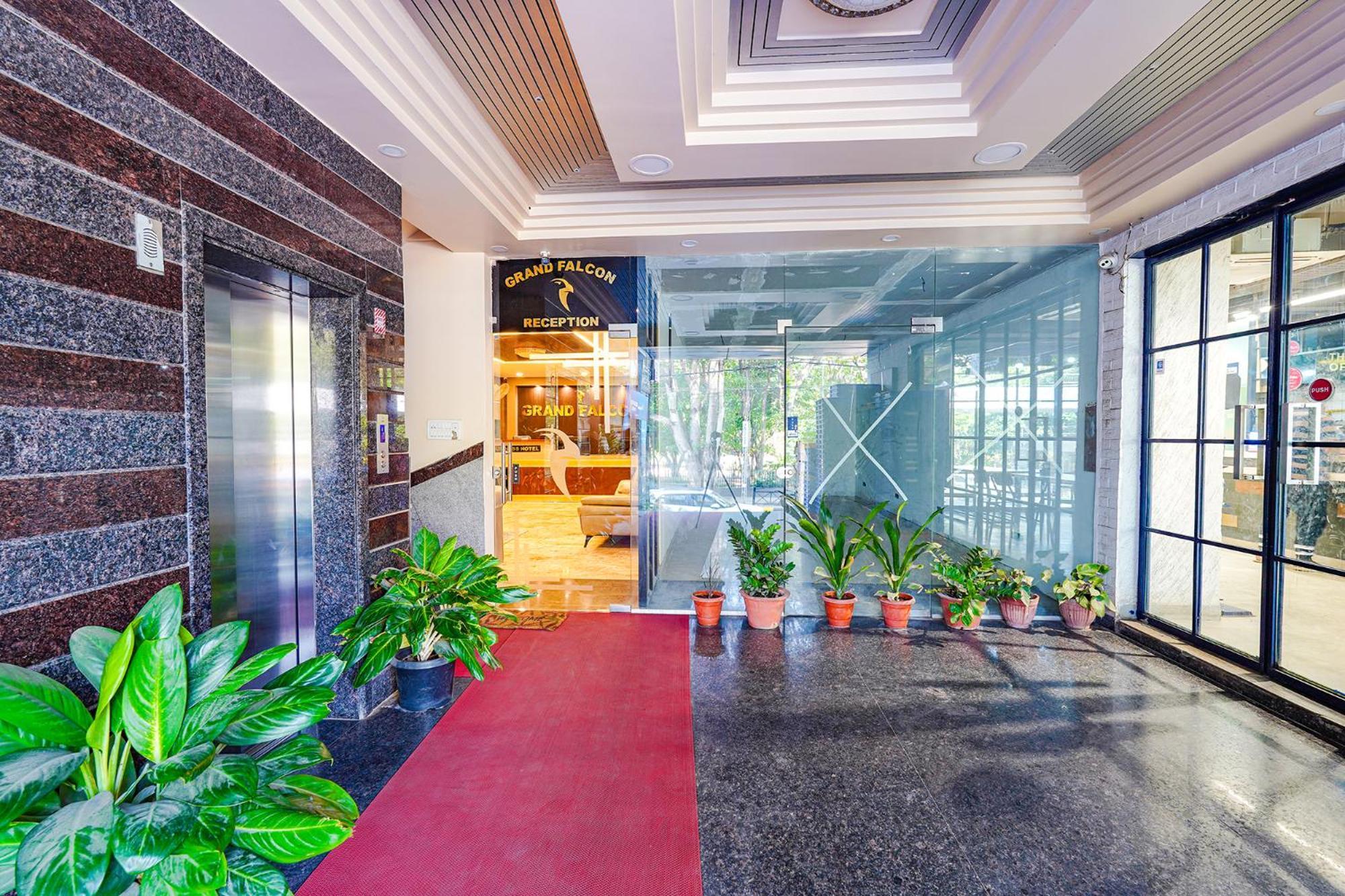 העיר בנגלור Fabhotel Grand Falcon מראה חיצוני תמונה